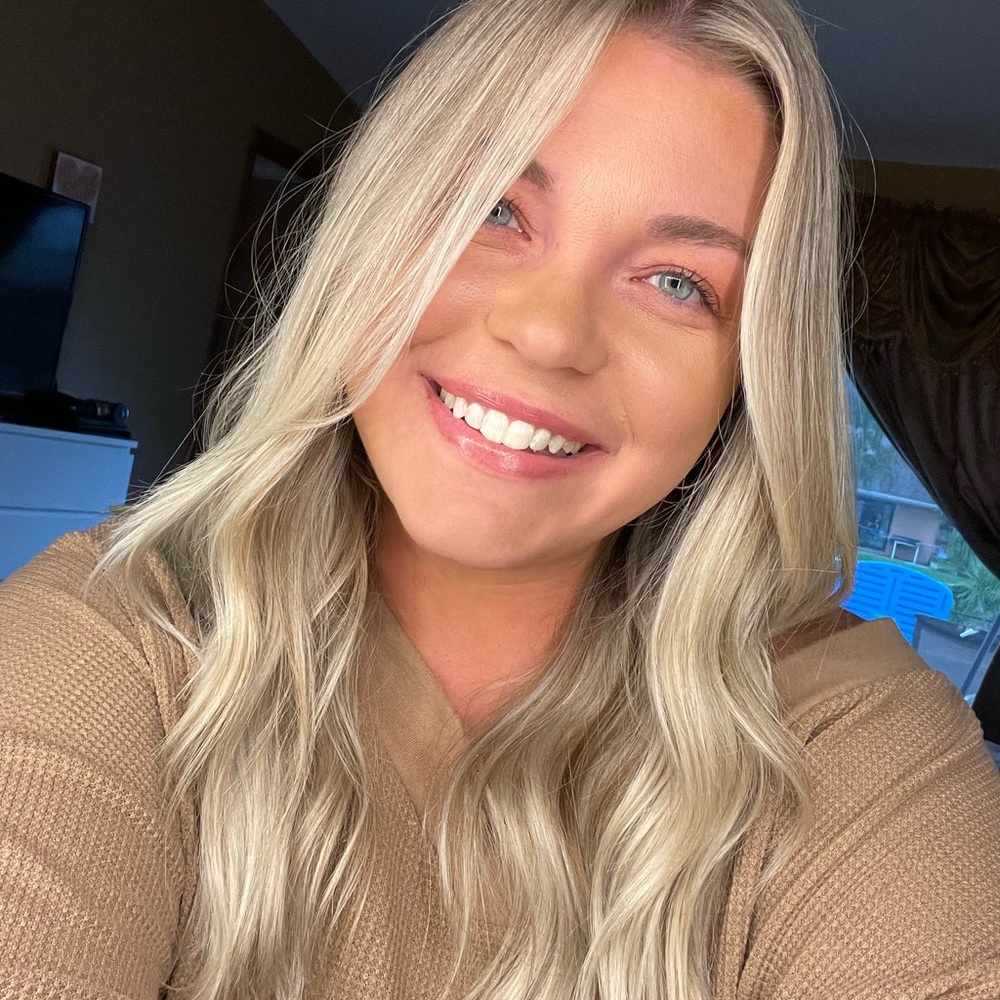 Meet your Posher, Alyssa